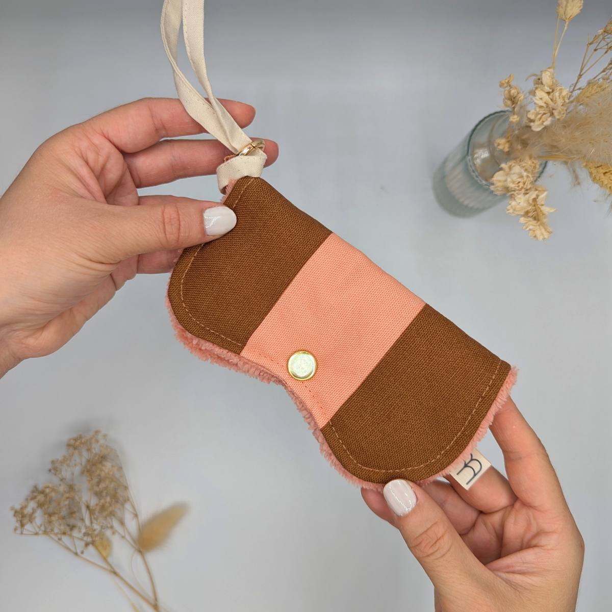 Protège-lunettes en tissu - Rayure "Corail-marron" & éponge unie corail Atelier Maellem